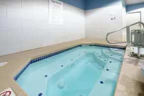 Holiday Inn Express & Suites Lincoln City by IHG - Pool