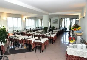 Hotel Emilia - Restaurante