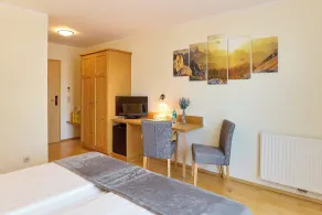Airport-Hotel Fortuna - Zimmer