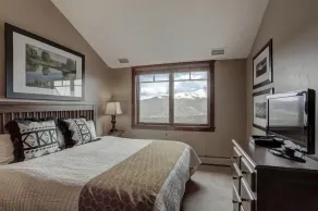 Crystal Peak Lodge #7000 - Chambre