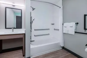 ECHO Suites Extended Stay by Wyndham Nashville/ Gallatin - Baño