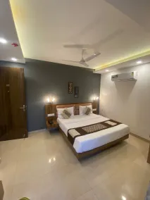Posh Residency - Rom