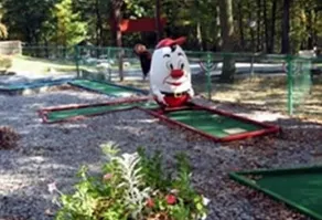 PA Dutch Country RV Resort - Caravan Park - Minigolf