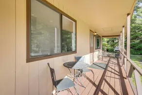 Creative Escape! Eagle's Nest Hideaway - Interior