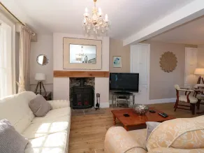 Blue Buoy Cottage - Interior