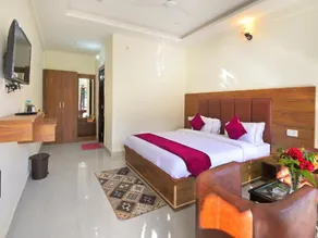 LA Riqueza Dhanolti - Habitación