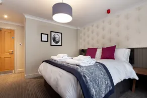 The Eaton Oak - Room