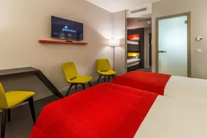 Martin's Red - Room