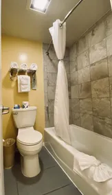 Monterey Bay Lodge - Badezimmer