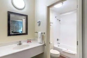 Days Inn by Wyndham Grants - Salle de bain