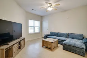 Pool Access, 1 Mi to Shops & Eats: Crowley Rental - Innvendig