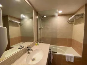 Mena Hotel Nasiriah Riyadh - Bathroom