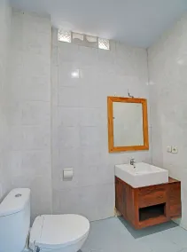 Collection O 93004 Double D Guest House - Badezimmer