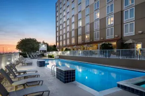 DoubleTree by Hilton Hotel Biloxi - Pool