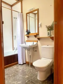 Lake Brunner Eco Lodge - Baño