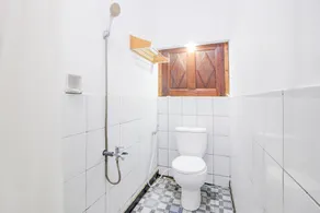 Hotel O Homestay Soeharni - Baño