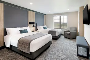 ClubHouse Hotel & Suites Rapid City - Room