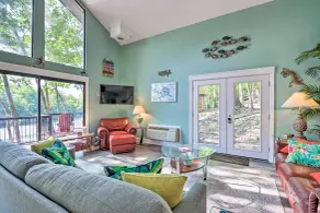 2 Mi to Margaritaville: Lake of the Ozarks Home! - Interior