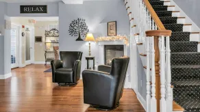 Tandem Bike Inn - Lobby sitting area