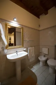 Hotel Aliai - Bathroom