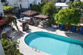 Room-one Bedroom Apartment - Just 800 m - Piscine