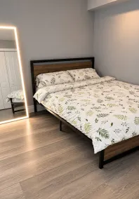 Cozy 4 Bedroom Home Near Tecumseh Mall - Chambre