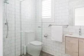 Surfside Cudmirrah Beach - Baño