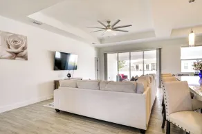 Furnished Lanai & Yard: Comfy Lehigh Acres Getaway - Interiör