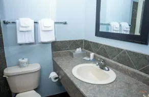 Courtyard Inn Vernon - Bagno