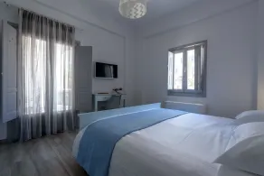 Ikies Santo Filoxenia Apartments - Room