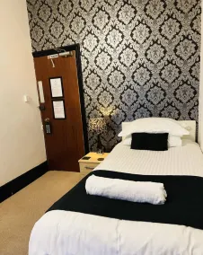 Edelweiss Guest House - Chambre
