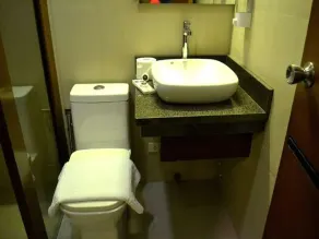 Executive Lofts by Mystique Lane - Bathroom