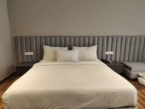 The Democracy Hotel & Resorts - Room