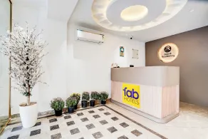 FabHotel Amrit Luxury Inn- Near Candor Tech Space - Réception