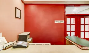 Treebo Mall View, DLF Phase II - Reception