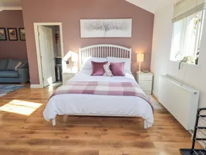 The Garden Suite at Fiddler Hall Barn - Rum