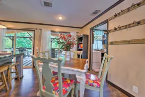 Pet-Friendly Home w/ Deck in Broken Bow! - Interiør