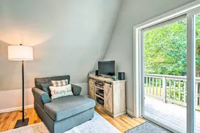 Cozy Northville Home w/ Dock & Lake Access - Innvendig