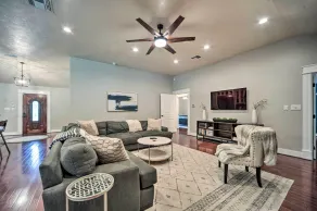 Buda Home w/ Deck & Fire Pit - 15 Mi to Austin! - Interiør