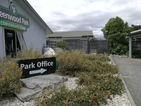 Greenwood Park - Mostrador de check-in y check-out