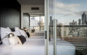 Quay West Suites Melbourne - Room
