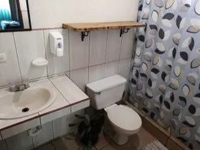 Cahuita Lodge - Bathroom