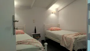 Infinity blue beach apartments - Renovated Apartments 2 Minutes from the Sea & Pool with Scenic Views - Chambre