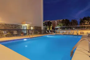 Hampton Inn Charlottesville - Piscine