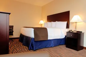 Cobblestone Inn & Suites - Denison | Oak Ridge - Room