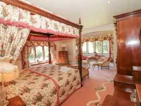 Highcliffe Manor - Rum