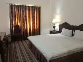 Al Commodore Hotel - Room
