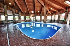 Christopher Inn and Suites - Piscine