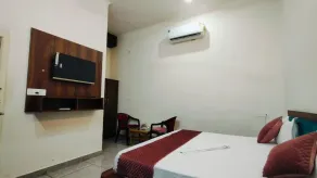 Hotel Moon -Near Bus Stand Panipat - Quarto