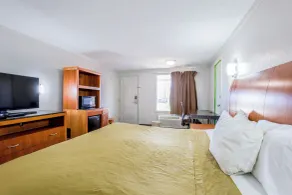 Cozy Garden Inn By OYO Hwy 40 Richmond - Værelse
